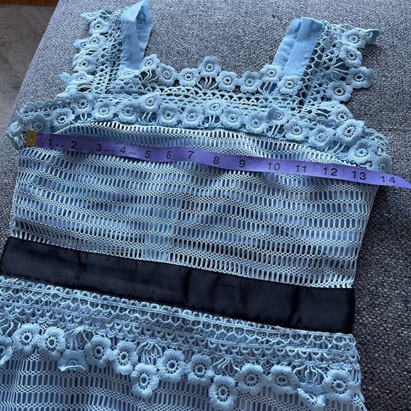 Baby light blue lace dress with floral details - Picture 8 of 10